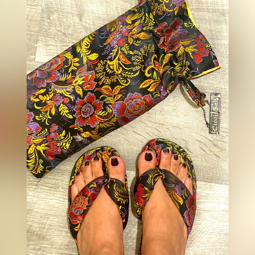 Ciccia Bella Pedicure Sandals in a floral pattern, S (5-6)